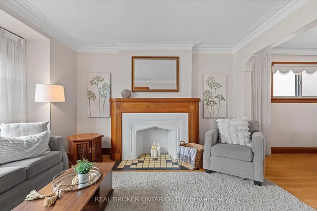 Additional image 11 of 882 Coxwell Ave