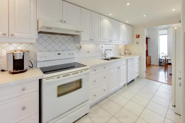 Additional image 7 of 2045 Lake Shore Blvd Unit 904