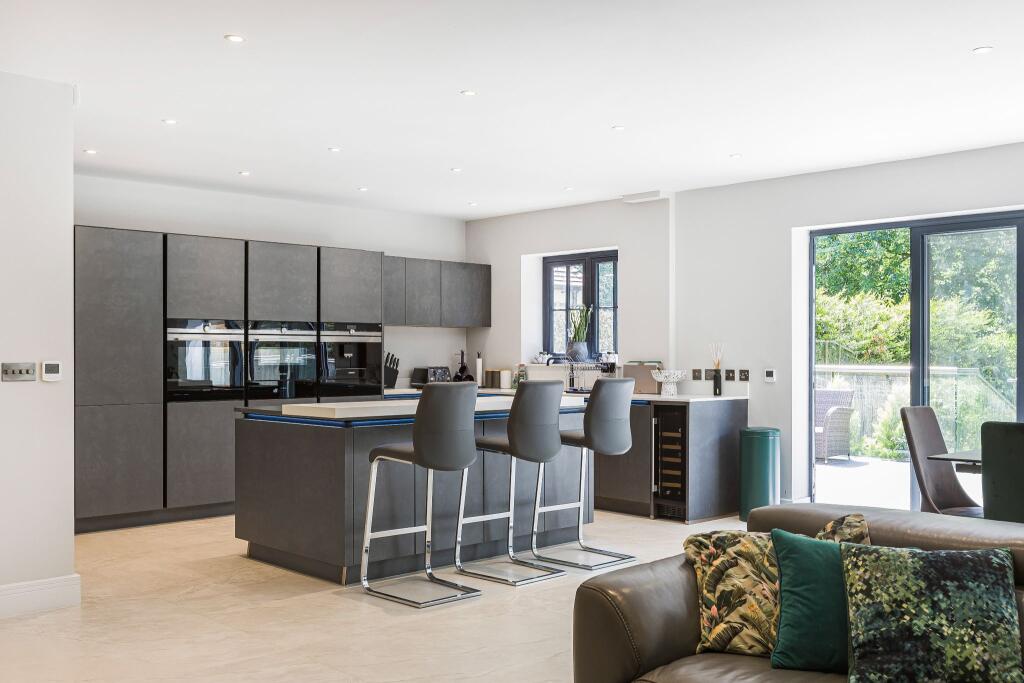 Additional image 7 of Pine Grove, Brookmans Park, AL9