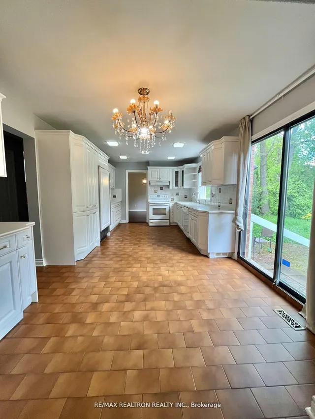 Additional image 3 of 23 Lawnview Dr