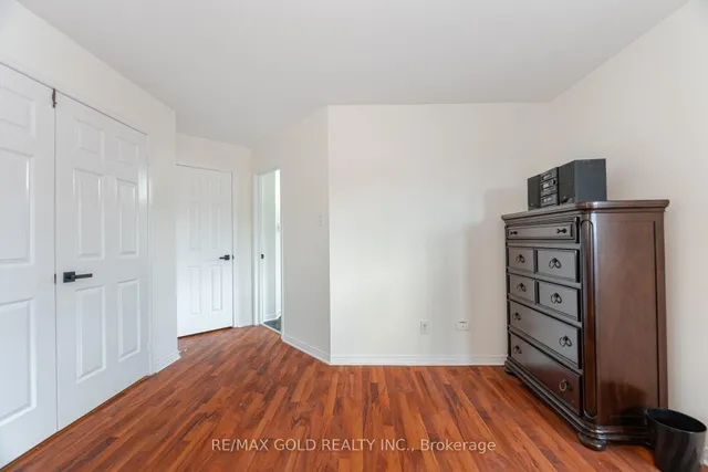Additional image 24 of 32 Hollybush St