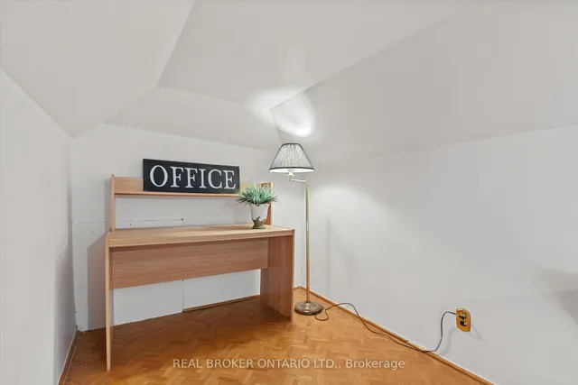 Additional image 24 of 882 Coxwell Ave