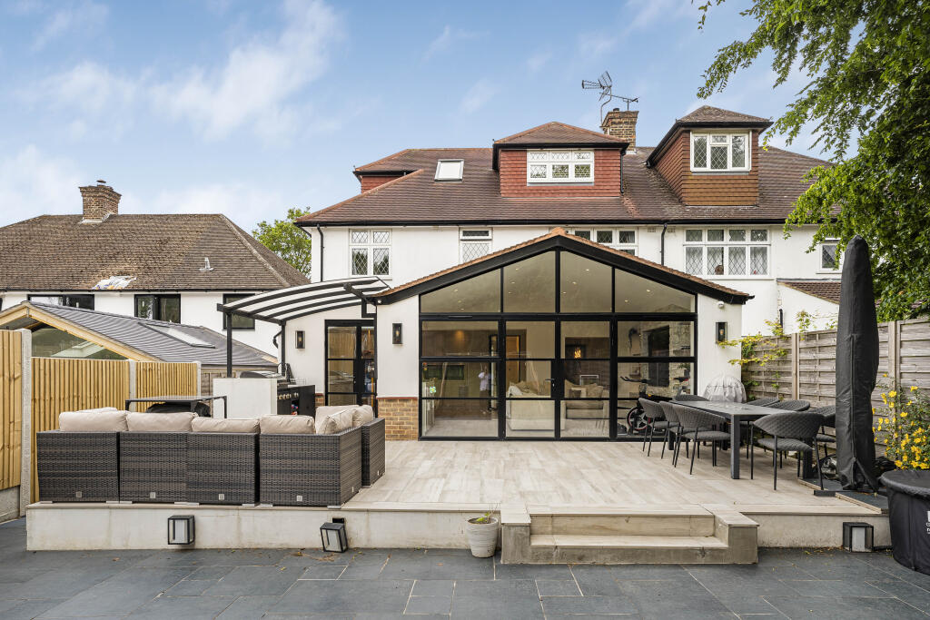 Additional image 38 of Watling Street, St Albans, AL1