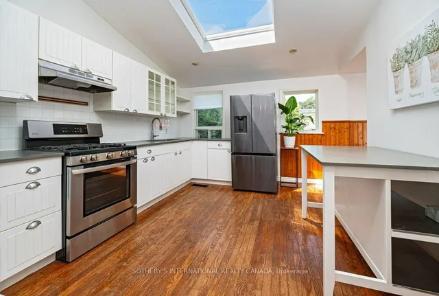 Additional image 11 of 692 Woodbine Ave