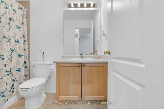 Additional image 41 of 144 Crystalview Cres