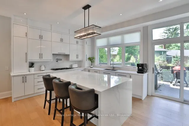 Additional image 16 of 182 Charnwood Dr