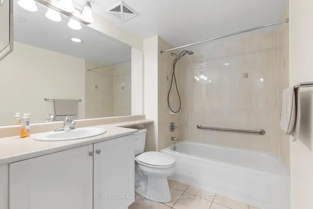 Additional image 10 of 3 Marine Parade Dr Unit 1504