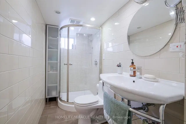 Additional image 11 of 220 Glen park Ave