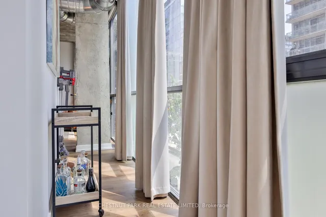 Additional image 20 of 60 Bathurst St Unit 211