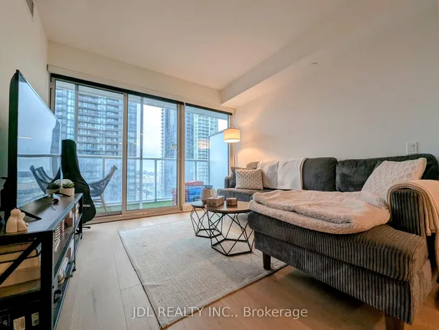 Additional image 10 of 17 Bathurst St Unit 1908