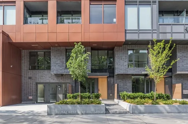 28 Eastern Ave Unit TH105