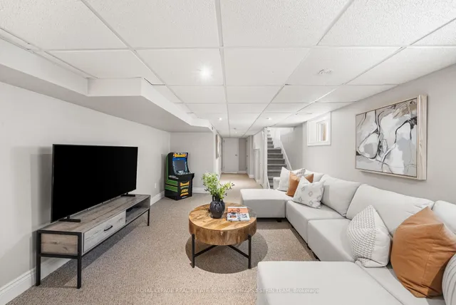 Additional image 20 of 284 Broadway Ave