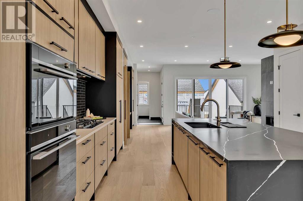 330 Normandy Drive SW|Calgary, Alberta T3E7J6