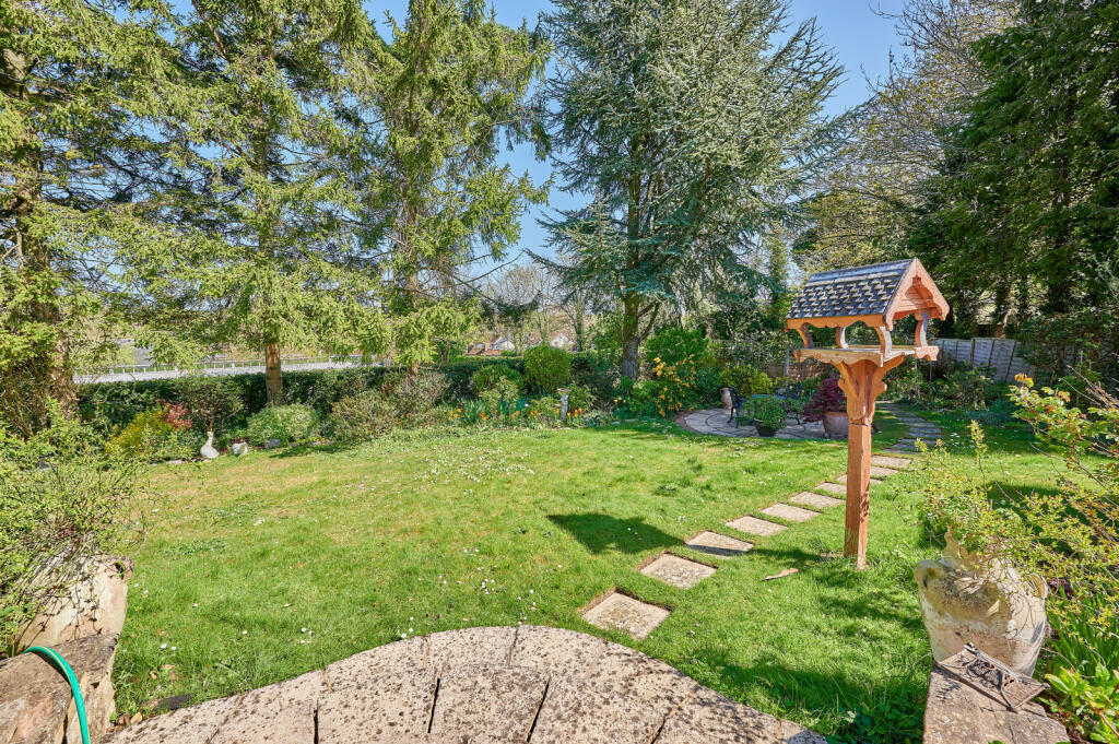 Additional image 3 of Wick Avenue, Wheathampstead, St. Albans, Hertfordshire, AL4