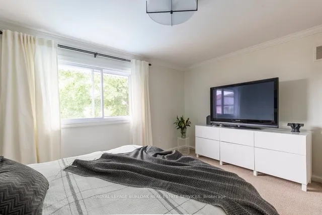 Additional image 18 of 20 Redhill Ave