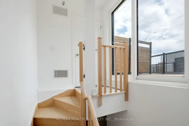 房产图片 34 - 172 Clonmore Dr