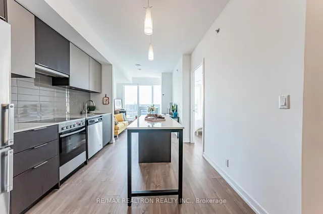 Additional image 12 of 203 College St Unit 2105