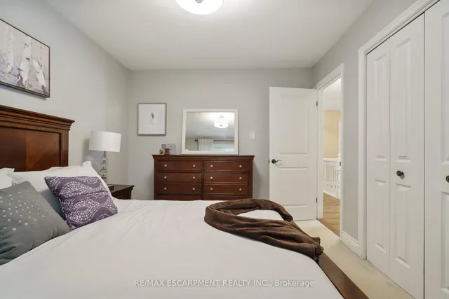 房产图片 13 - 711 MULLIN 路