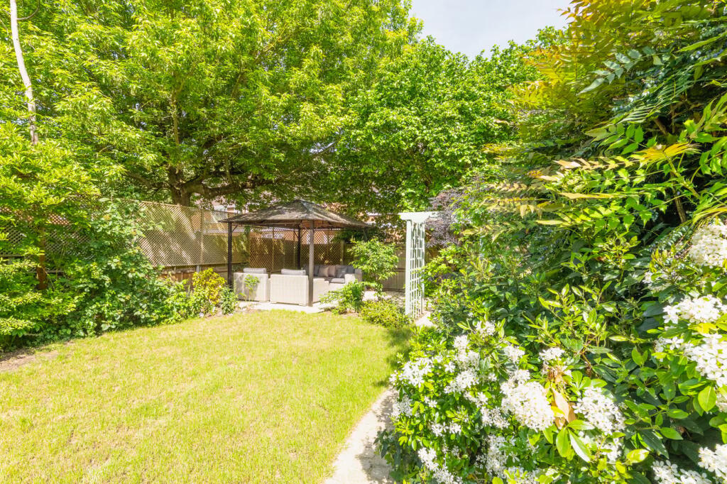 Additional image 35 of High Street, Henley in Arden, Warwickshire, B95