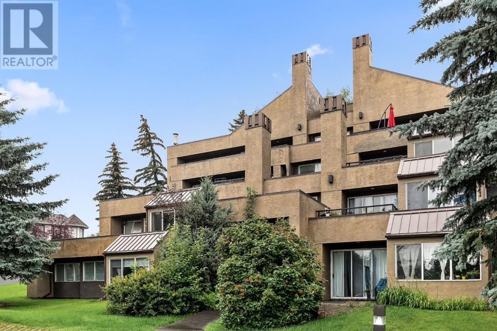 6, 105 Village Heights SW|Calgary, Alberta T3H2L4