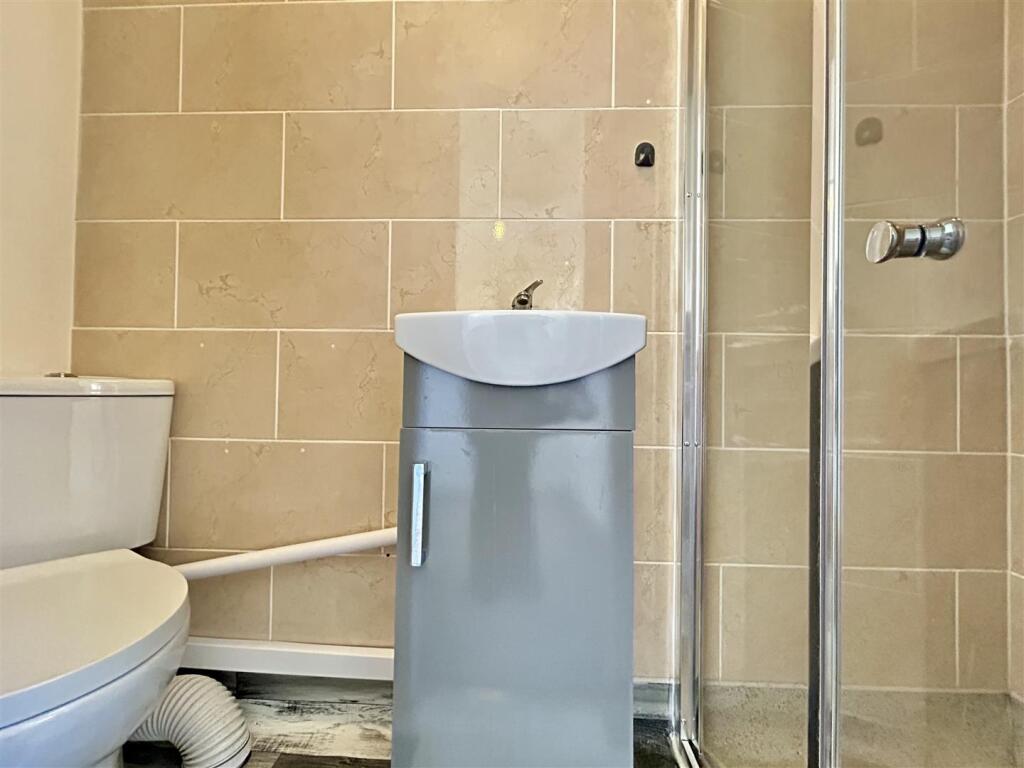 Additional image 12 of Moat Drive, Halesowen