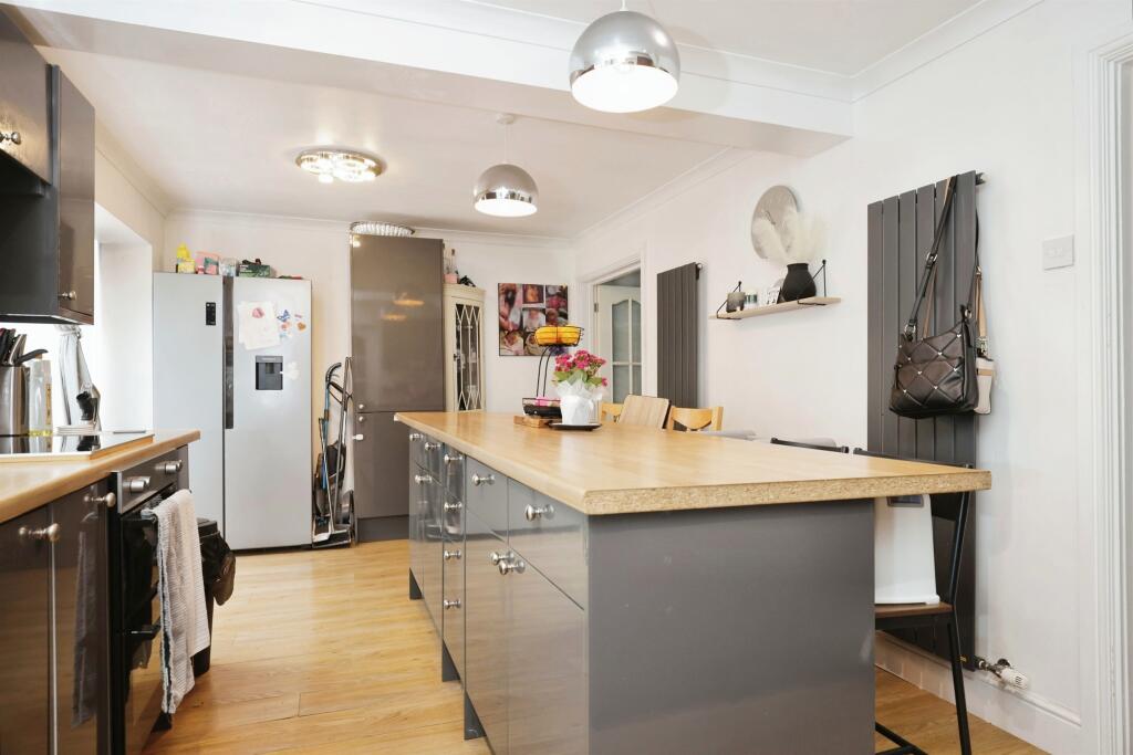 Additional image 14 of Meadow Road, ALCESTER