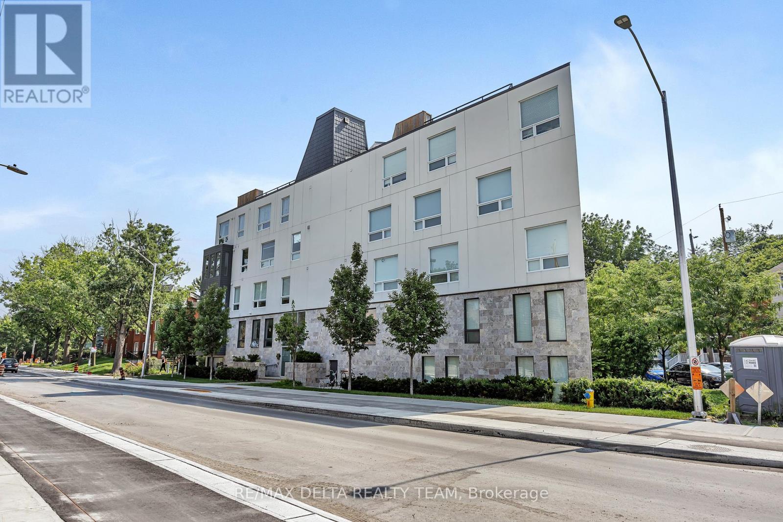 405 - 150 GREENFIELD AVENUE|Ottawa, Ontario K1S5W6