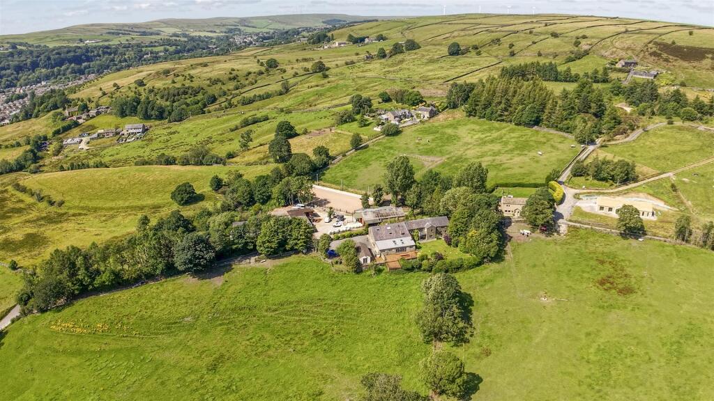 Additional image 59 of Hurst Lane, Rawtenstall, Rossendale, Lancashire - With Annexe & Spa Room