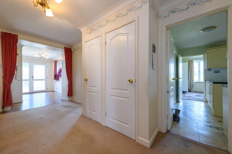 Additional image 9 of Holt