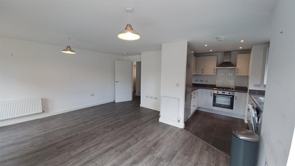 Additional image 4 of Aston Avenue, Shirley