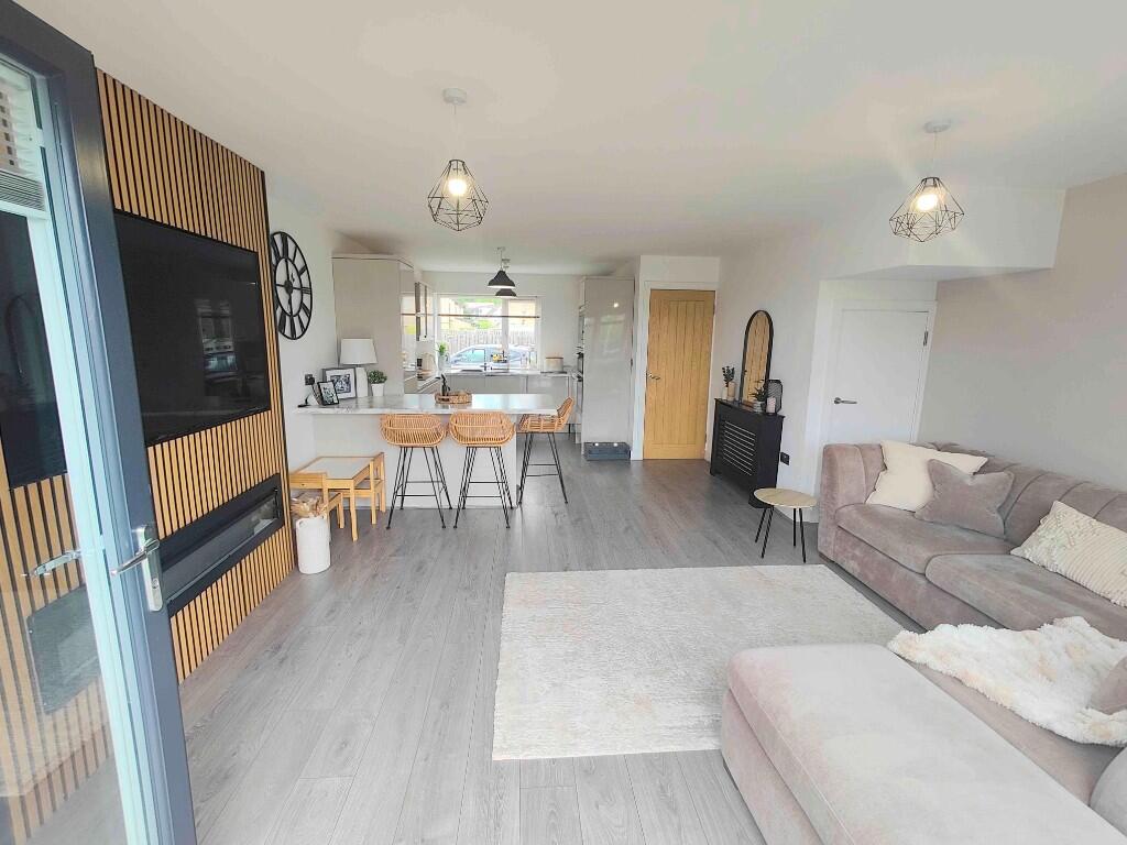 Additional image 8 of 11 Delf Hill Close, Low Moor, BD12 0AJ