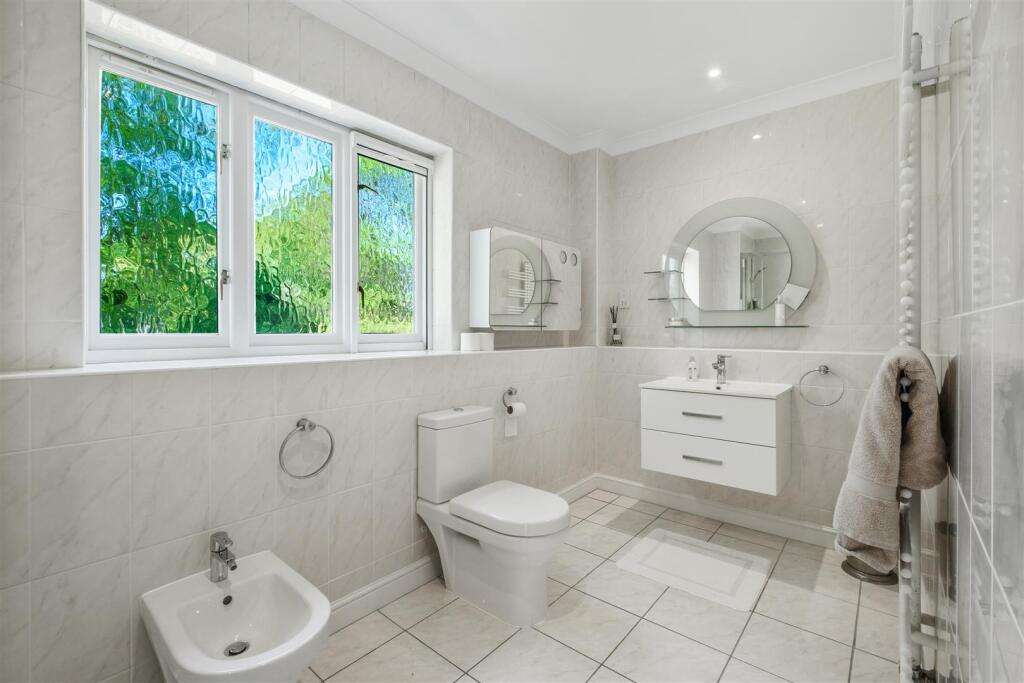 Additional image 37 of Selwyn Walk, Little Aston, Sutton Coldfield