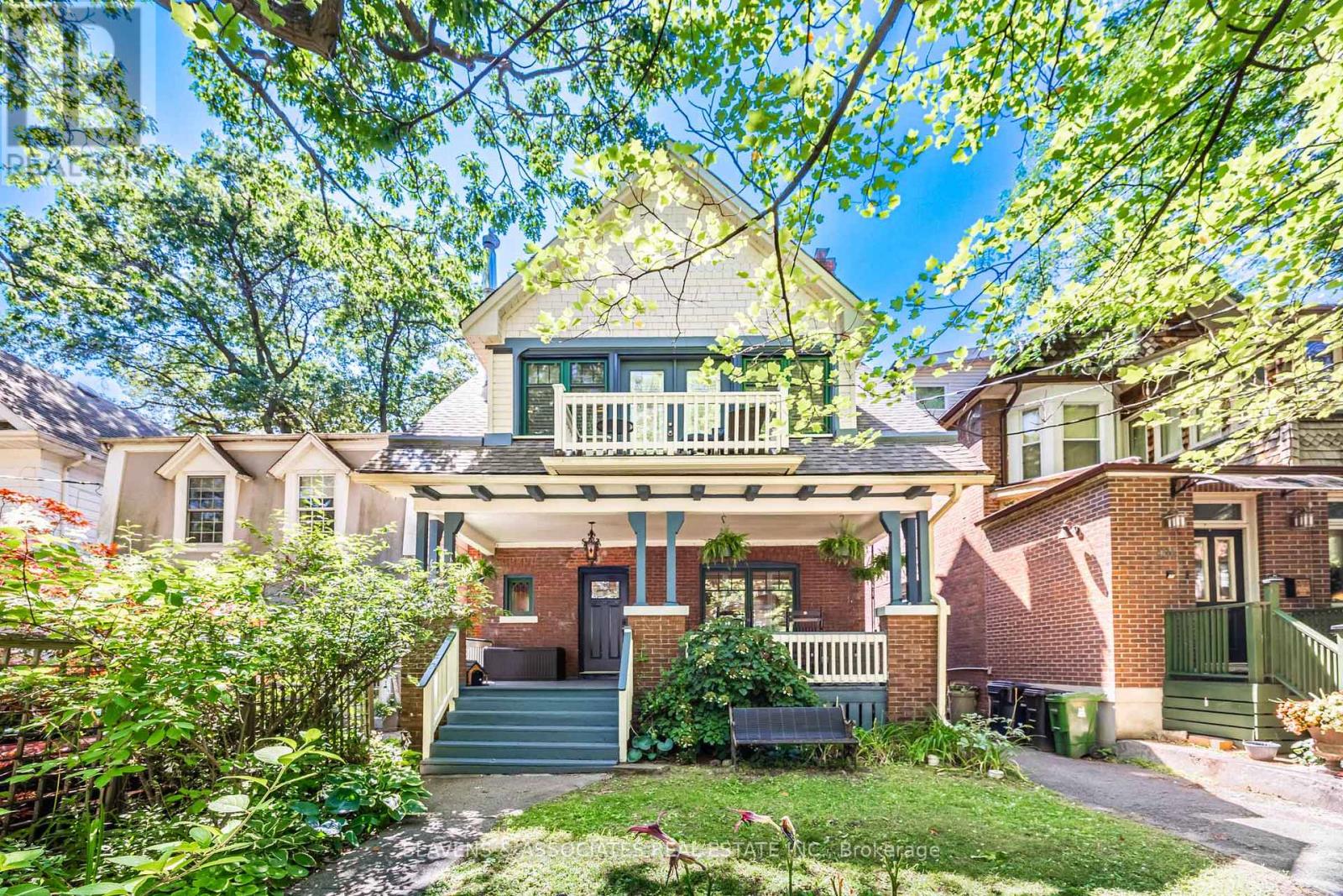 104 SILVER BIRCH AVENUE|Toronto (The Beaches), Ontario M4E3L4