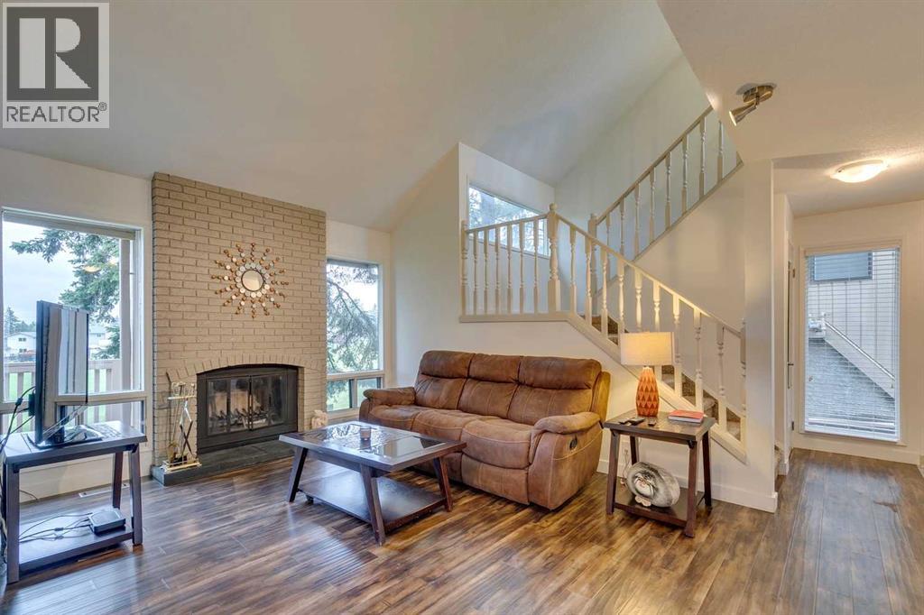 66, 70 Beacham Way NW|Calgary, Alberta T3K1R8