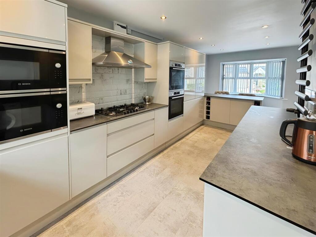 Additional image 3 of Northlea Avenue, Bradford, BD10 8LJ