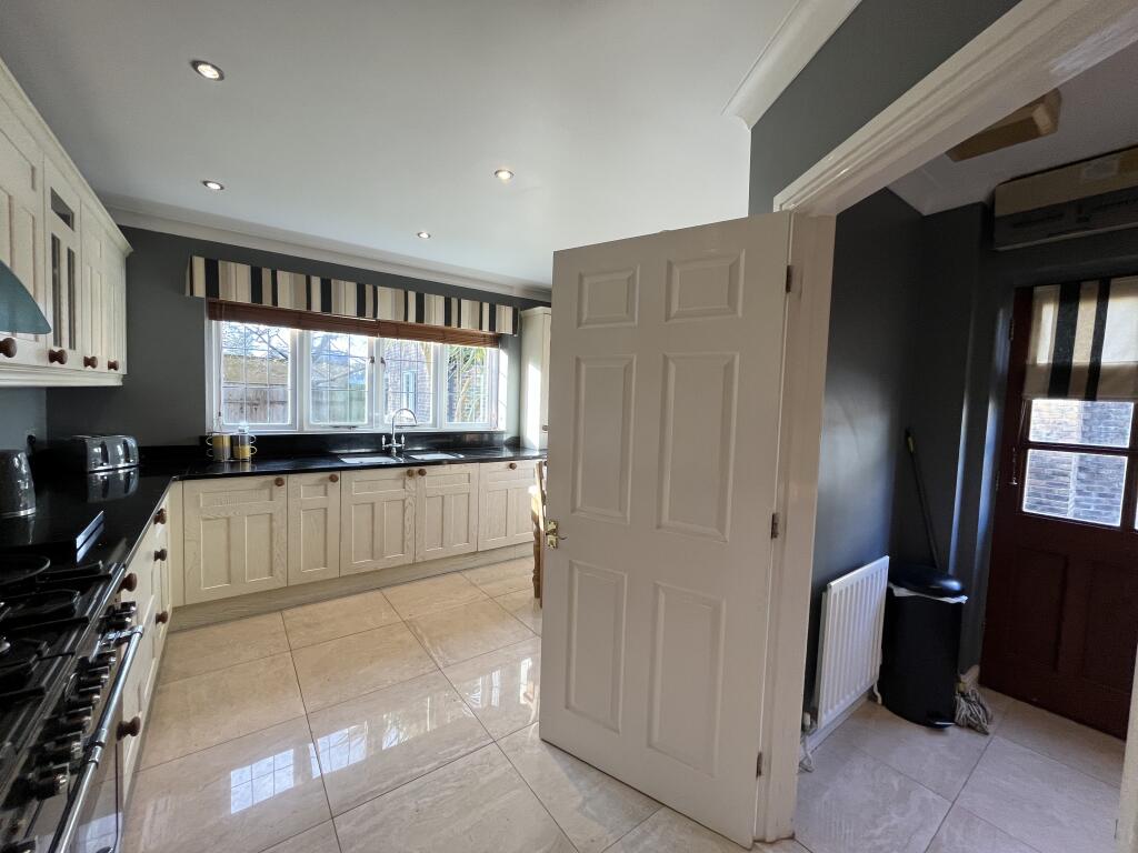 Additional image 5 of Oakridge Park, YEOVIL