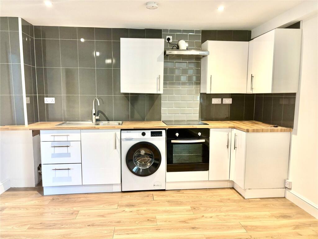 Additional image 3 of Bath