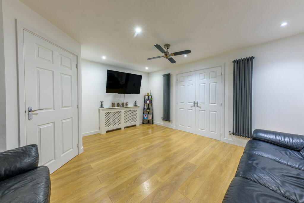 Additional image 3 of Badger Close, Redditch, B98 0JE