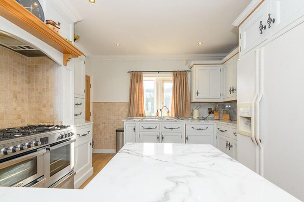 Additional image 11 of 83 Brighouse & Denholme Road, Bradford, West Yorkshire, BD13 1LH