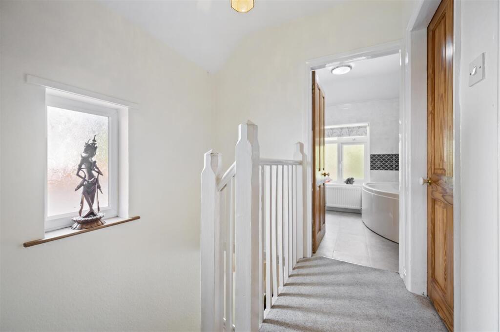 Additional image 10 of Barley Close, Henley-In-Arden