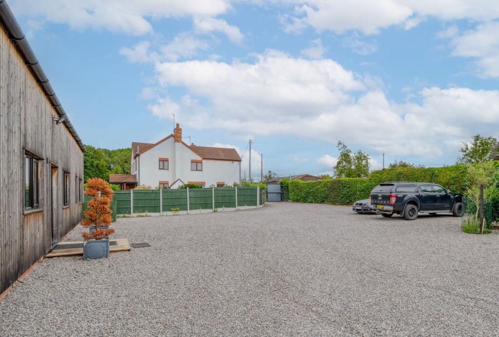 Additional image 30 of Droitwich Road, Bradley Green, B96