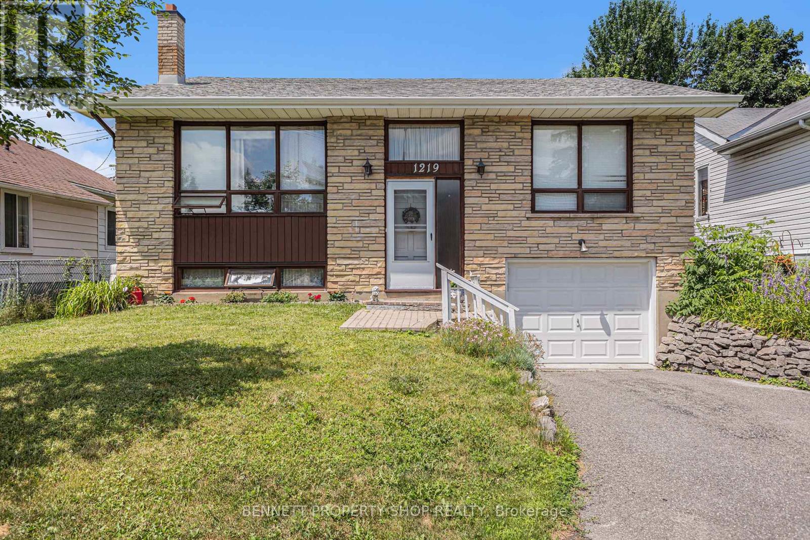1219 VANCOUVER AVENUE|Ottawa, Ontario K1V6V2