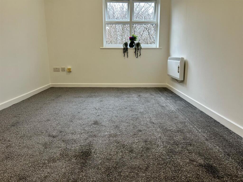 Additional image 3 of Ivegate, Colne