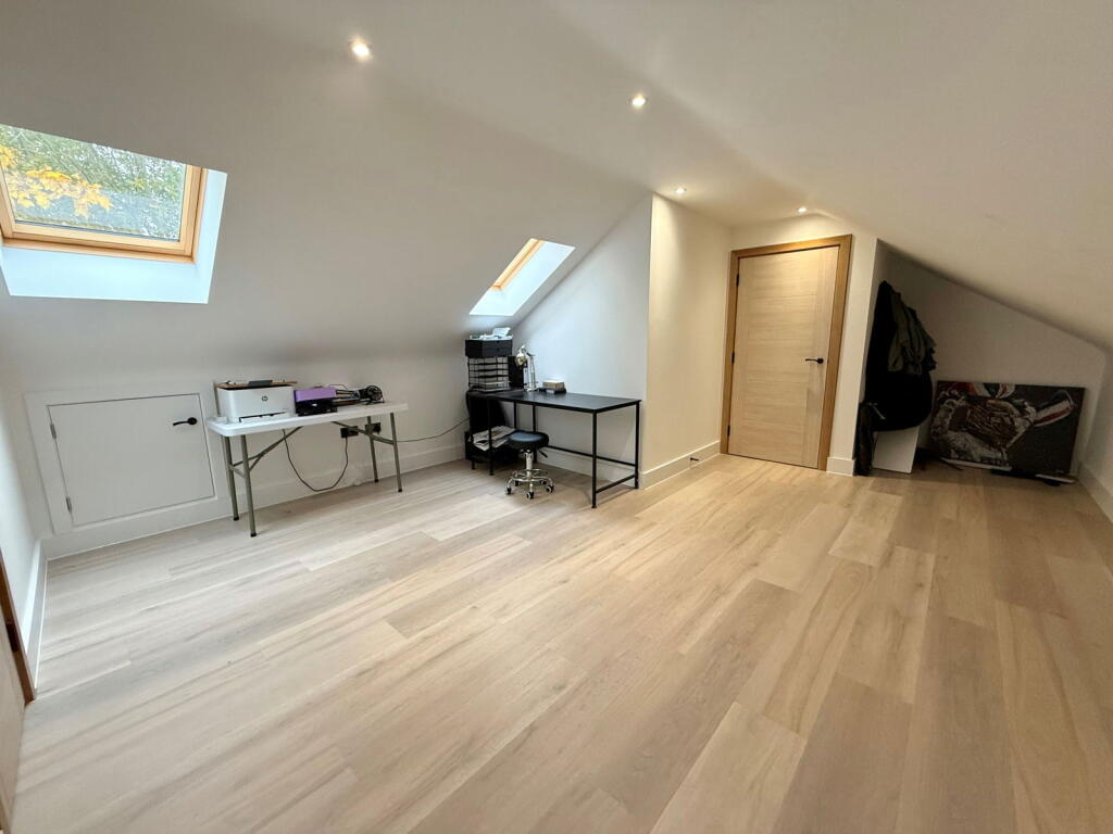 Additional image 35 of Shutt Lane, Earlswood