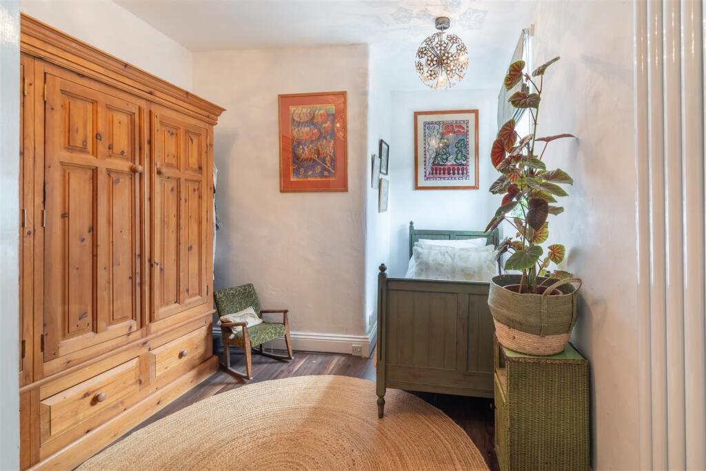 Additional image 18 of Character Property on Woodlands Drive