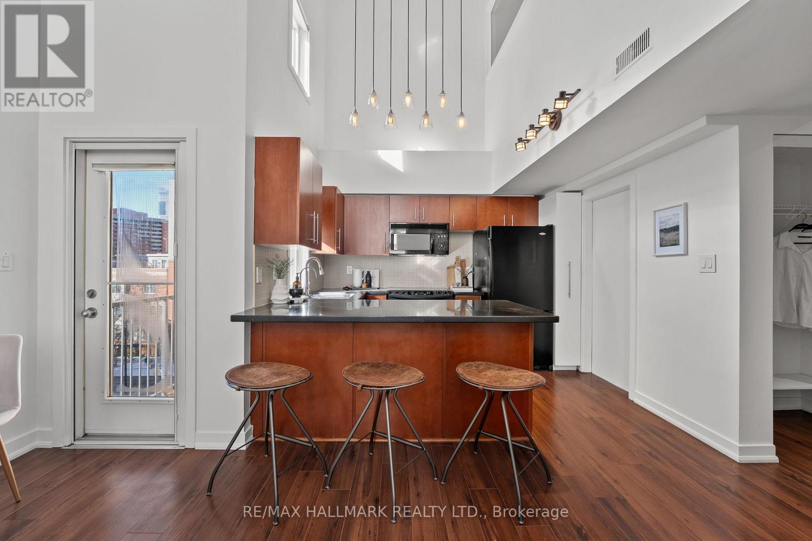 302 - 21 EARL STREET|Toronto (North St. James Town), Ontario M4Y3C8