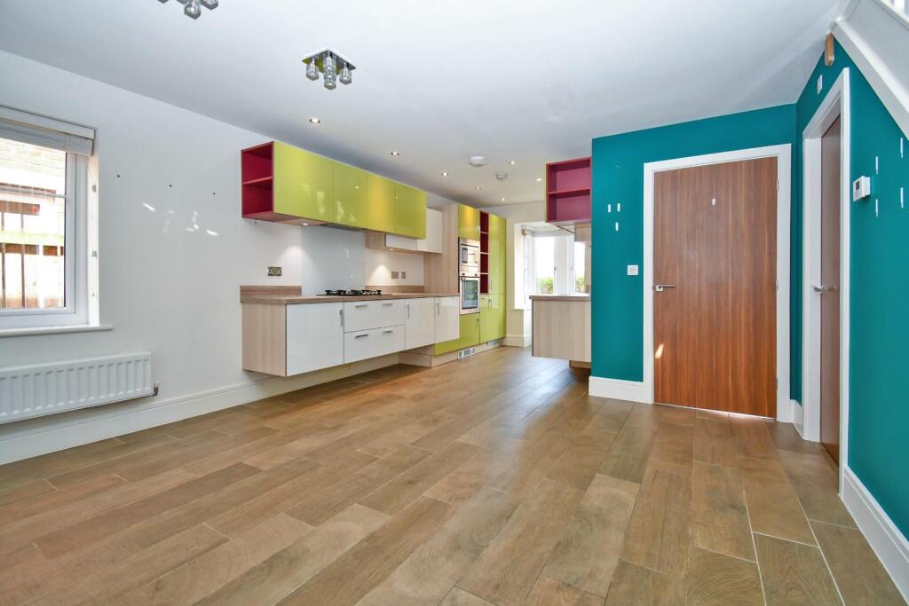 Additional image 2 of Providence Avenue, Bradford