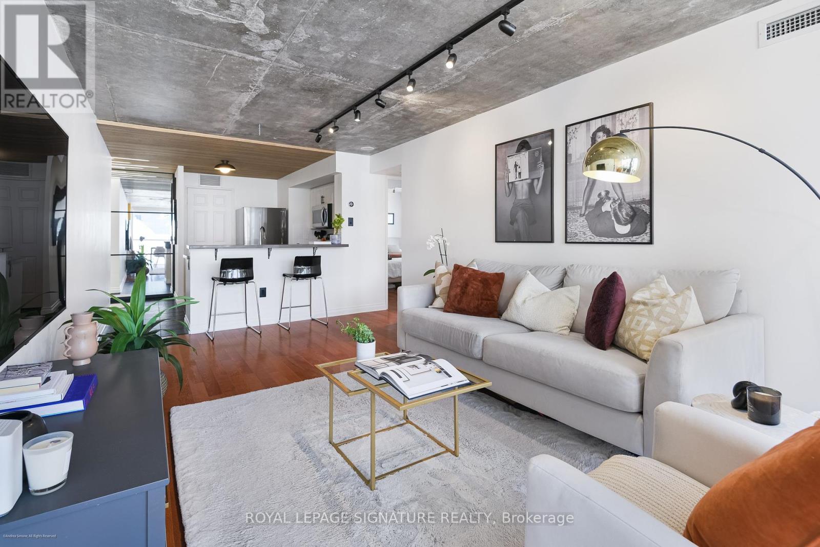 804 - 705 KING STREET W|Toronto (Niagara), Ontario M5V2W8