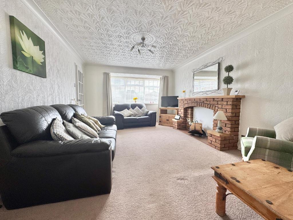 Additional image 15 of Burghley Drive, West Bromwich, West Midlands, B71 3LX