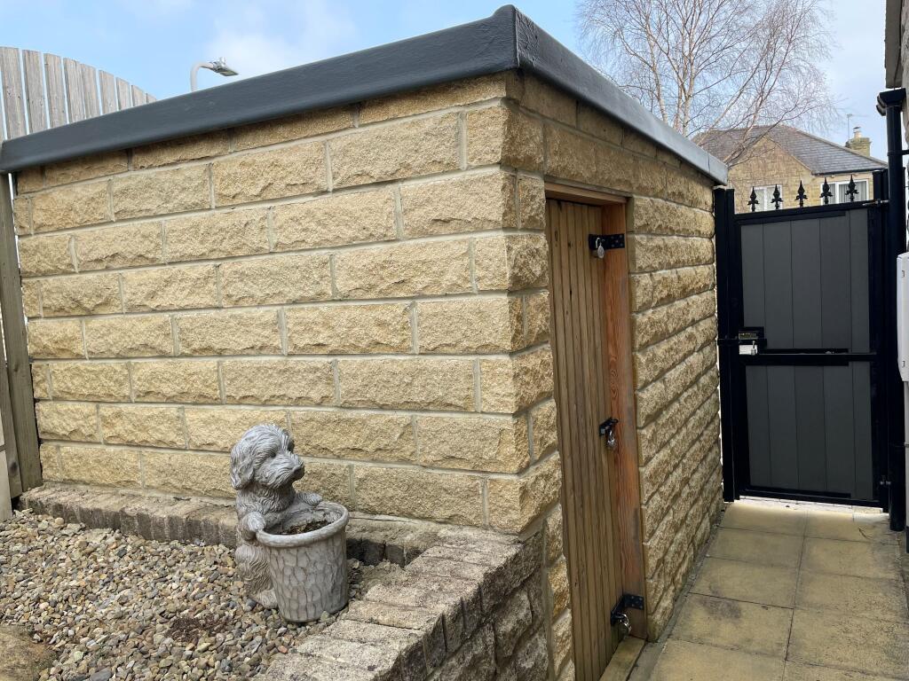 Additional image 33 of Croftlands, Idle,